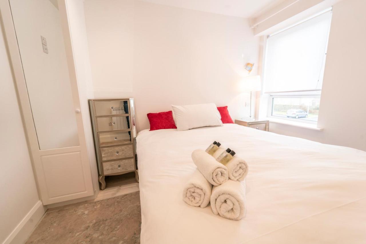 Luxurious Seaside Apartment Голвей Екстер'єр фото