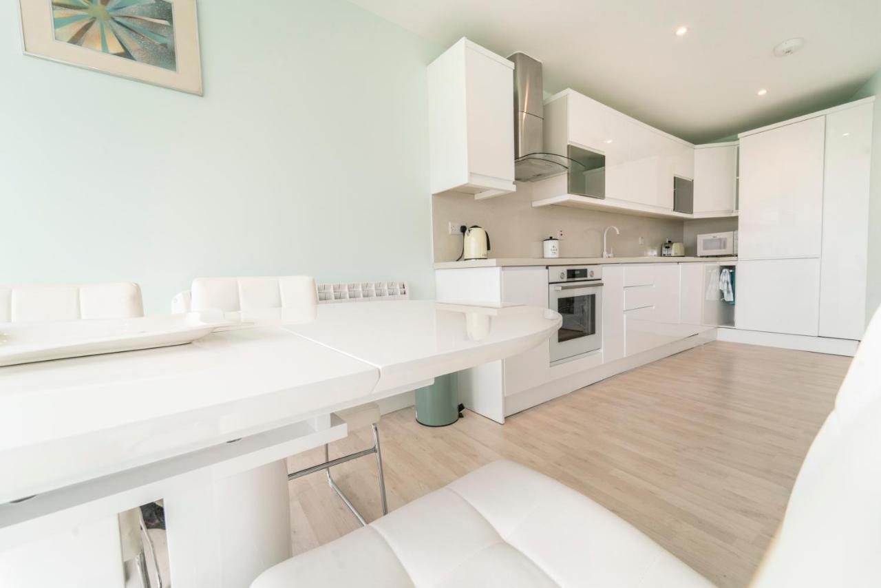 Luxurious Seaside Apartment Голвей Екстер'єр фото